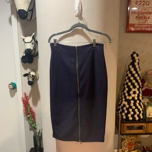 Front-zipper pencil skirt, navy & blue textured Halogen Sz 6. With tags